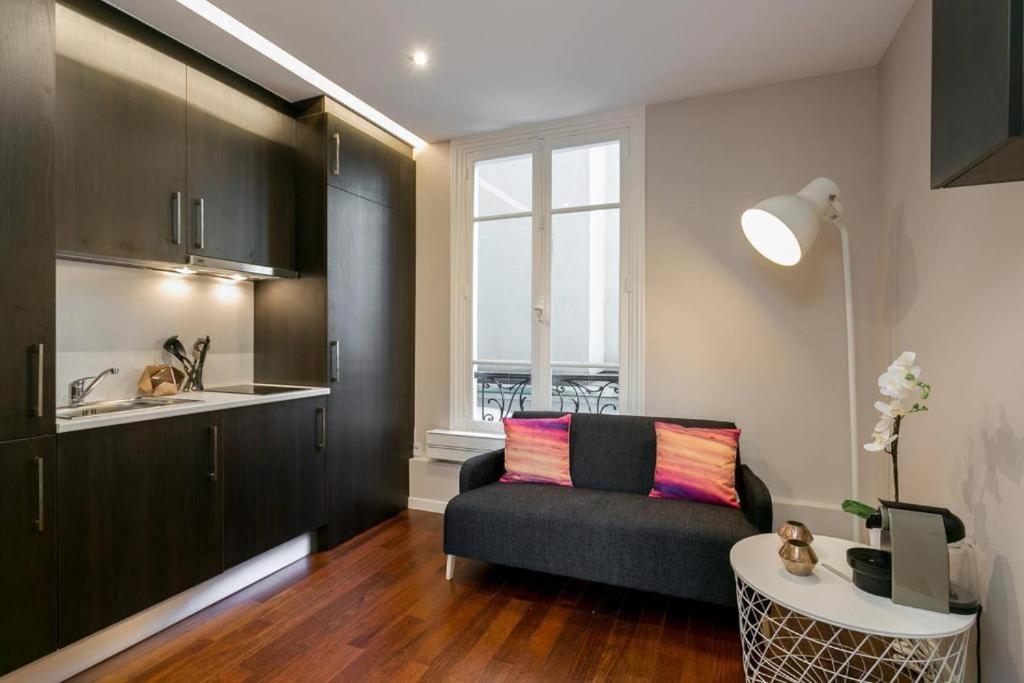 Modernized Studio - Meters From The Invalides Gardens Leilighet Paris Eksteriør bilde
