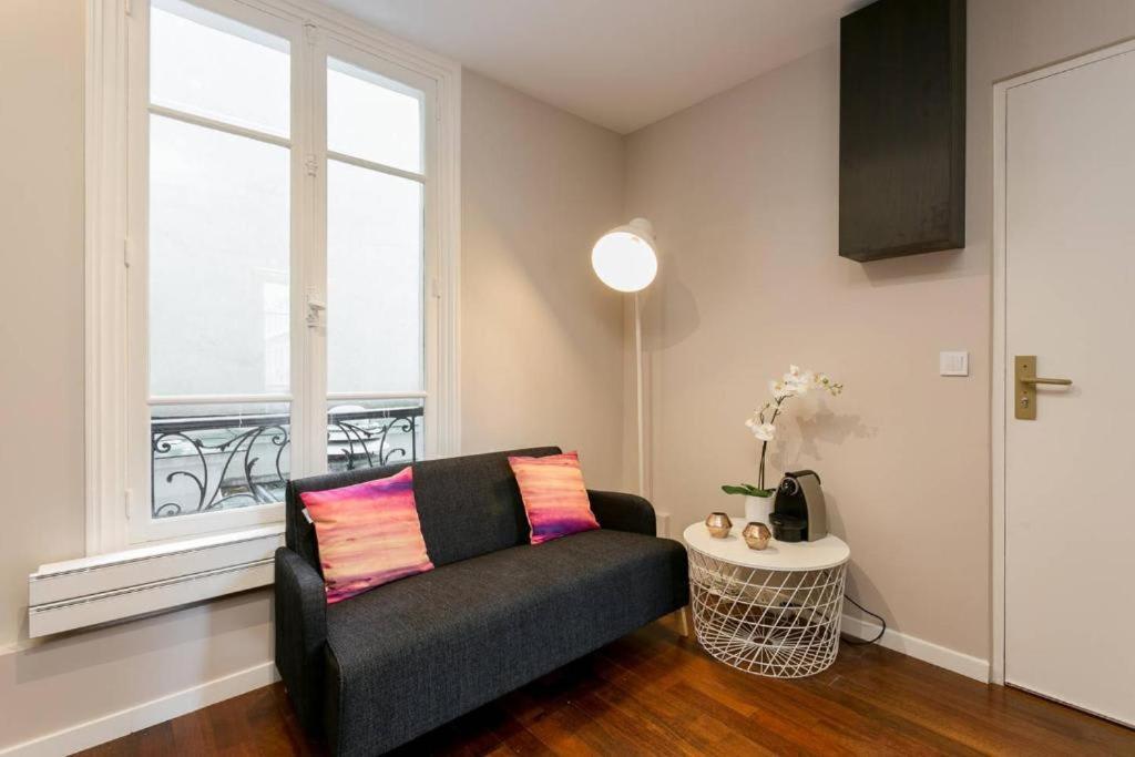Modernized Studio - Meters From The Invalides Gardens Leilighet Paris Eksteriør bilde